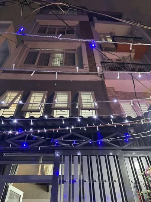 Nhà 4 tầng thang máy 150m2 đẹp, mặt tiền xe tăng Khu tên lửa, gần Aeon Mall  chỉ 18.5 tỷ